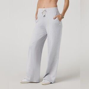 Vuori Halo Essential Wideleg Pant